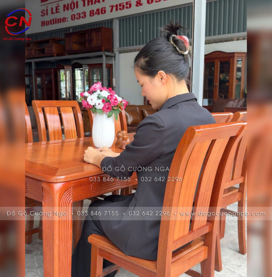 Bàn ăn gỗ xoan đào kèm 6 ghế 2 lá hiện đại