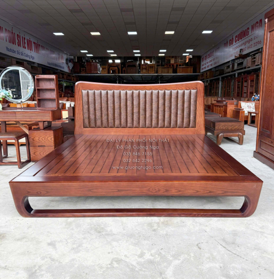 Giường Ngủ Gỗ Sồi Nga Màu Óc Chó Mẫu Chân Quỳ Bọc Nệm Cao Cấp (Giao Khách)