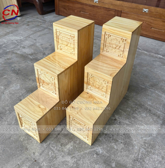 Bậc Tam Cấp Gỗ Thông Màu Tự Nhiên Tôn Nghiêm Không Gian Thờ Cúng