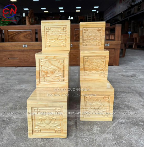 Bậc Tam Cấp Gỗ Thông Màu Tự Nhiên Tôn Nghiêm Không Gian Thờ Cúng