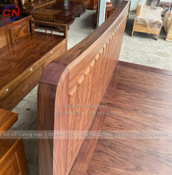 Giường Gỗ Hương Xám Kiểu Nhật Chân Thuyền Màu Óc Chó Sang Trọng 
