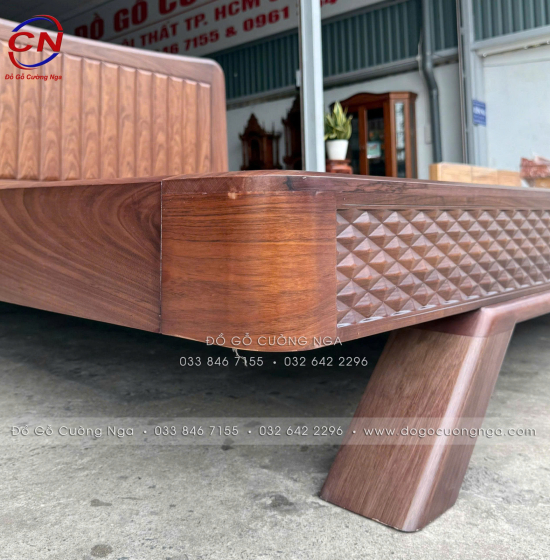 Giường Ngủ Gỗ Óc Chó Kiểu Nhật Chân Thuyền Sang Trọng 