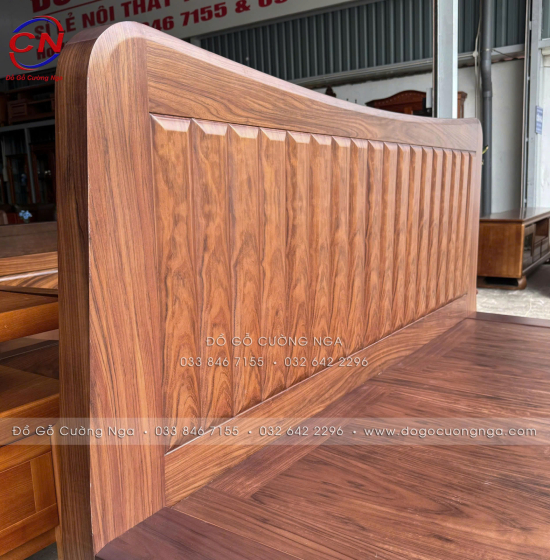 Giường Ngủ Gỗ Óc Chó Kiểu Nhật Chân Thuyền Sang Trọng 