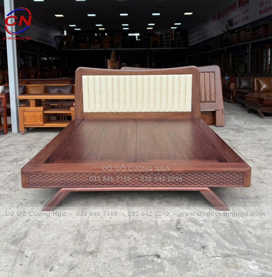 Giường Ngủ Gỗ Óc Chó Kiểu Nhật Chân Thuyền Đầu Nệm 