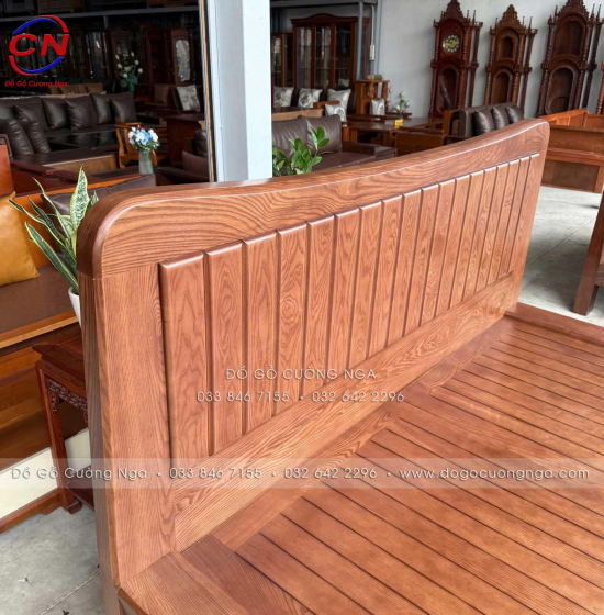 Giường Ngủ Gỗ Sồi Nga Lau Màu Óc Chó Kiểu Nhật Chân Qùy Loại 1 
