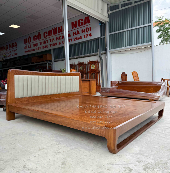 Giường Ngủ Kiểu Nhật Gỗ Sồi Nga Lau Màu Óc Chó Mẫu Chân Quỳ Bọc Nệm