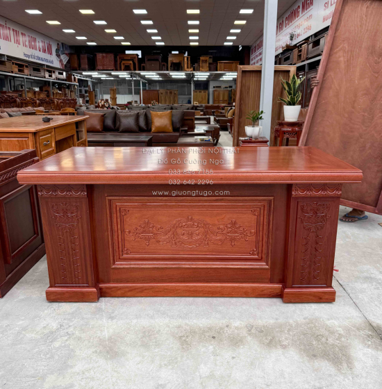 Bàn Làm Việc Giám Đốc Gỗ Xoan Đào 1m67 - Mặt Vuông Chạm