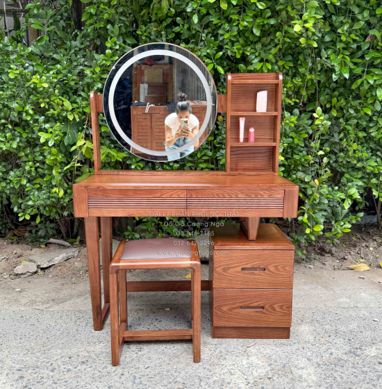 Bàn Trang Điểm Gỗ Sồi Nga Màu Óc Chó Gương LED Cảm Ứng