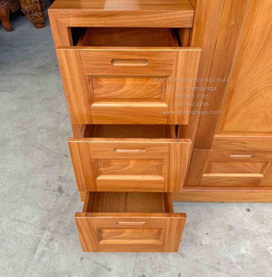 Tủ Áo Gỗ Gõ Đỏ 4 Cánh Kèm Góc Trang Trí Bo Cạnh