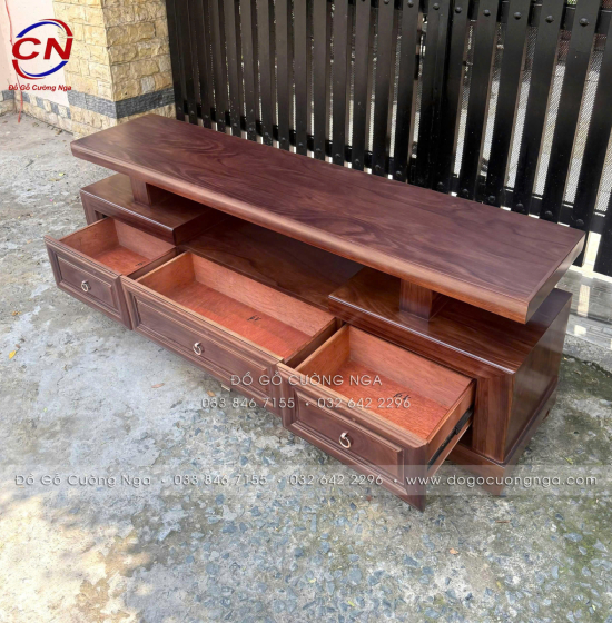 Kệ Tivi Gỗ Hương Xám Màu Óc Chó Thiết Kế 3 Ngăn Kéo Sang Trọng