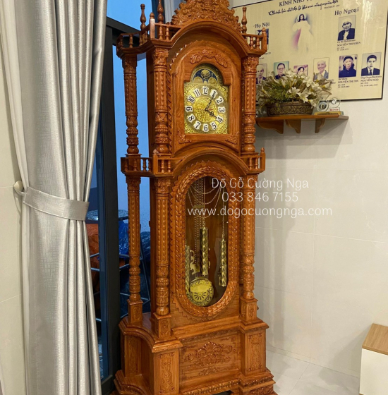 Đồng Hồ Cây Gỗ Hương Đá Mẫu Tháp 2m3 Cao Cấp Sang Trọng 