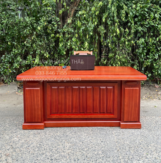 Bàn Ghế Làm Việc Giám Đốc Gỗ Xoan Đào 1m67 Cao Cấp Sang Trọng 